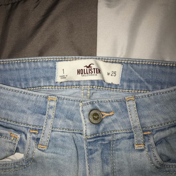 SOLD‼️ Light Blue Distressed Skinny Jeans - Picture 5 of 5